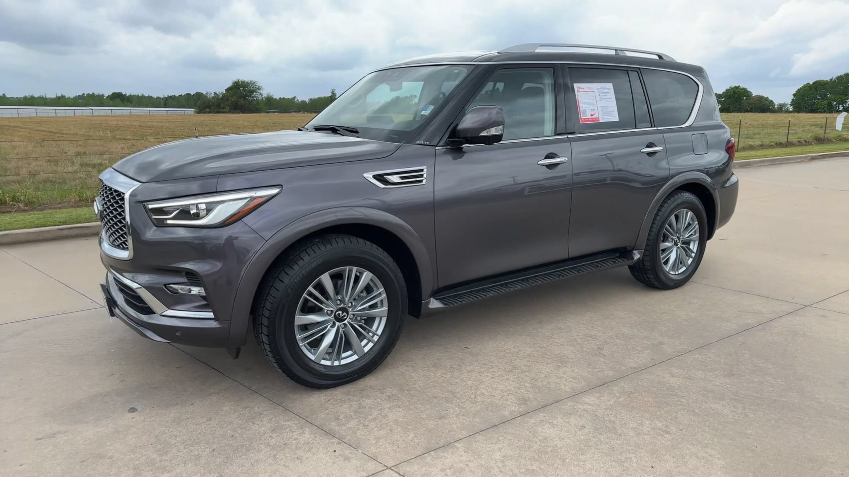 Used 2024 INFINITI QX80 Luxe RWD image 5