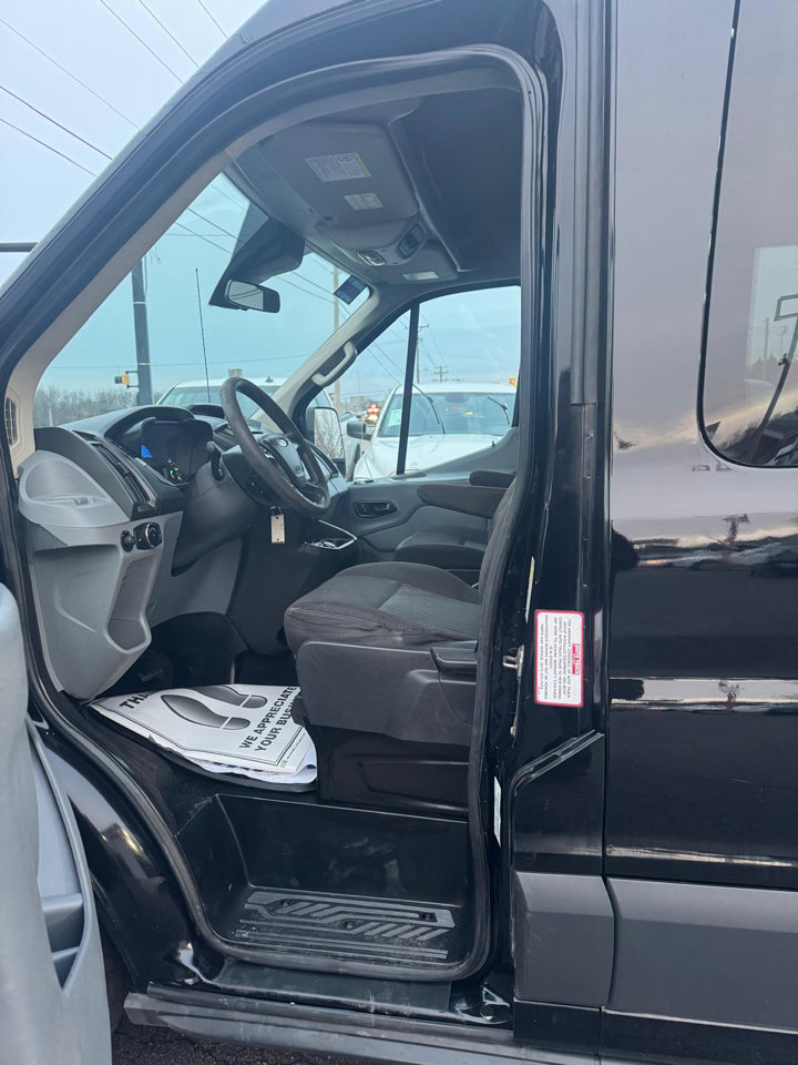 Used 2017 Ford Transit 350 XLT image 14