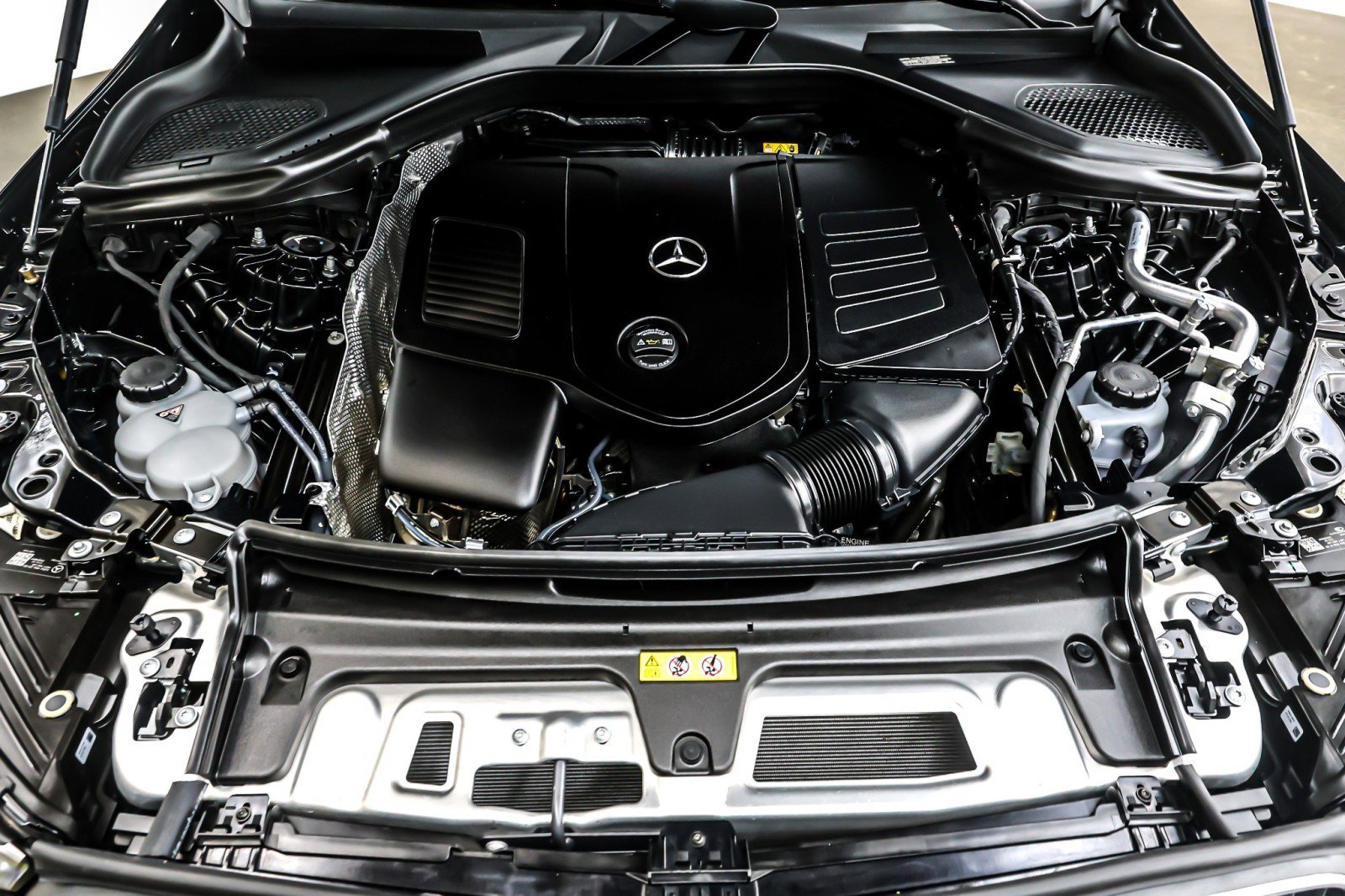 Used 2024 Mercedes-Benz GLC 300 image 12