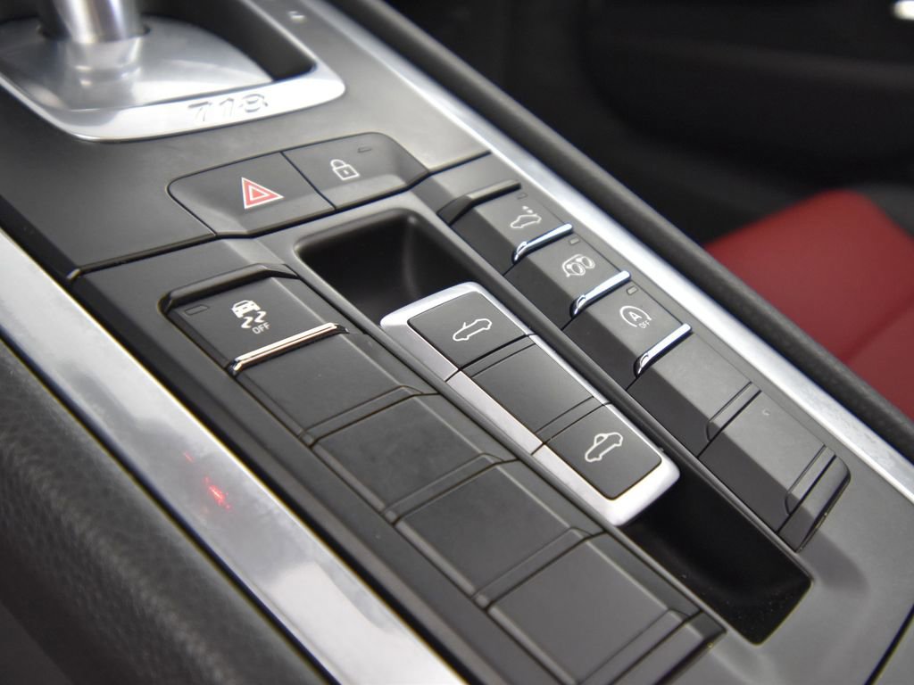 Used 2025 Porsche 718 Boxster image 34