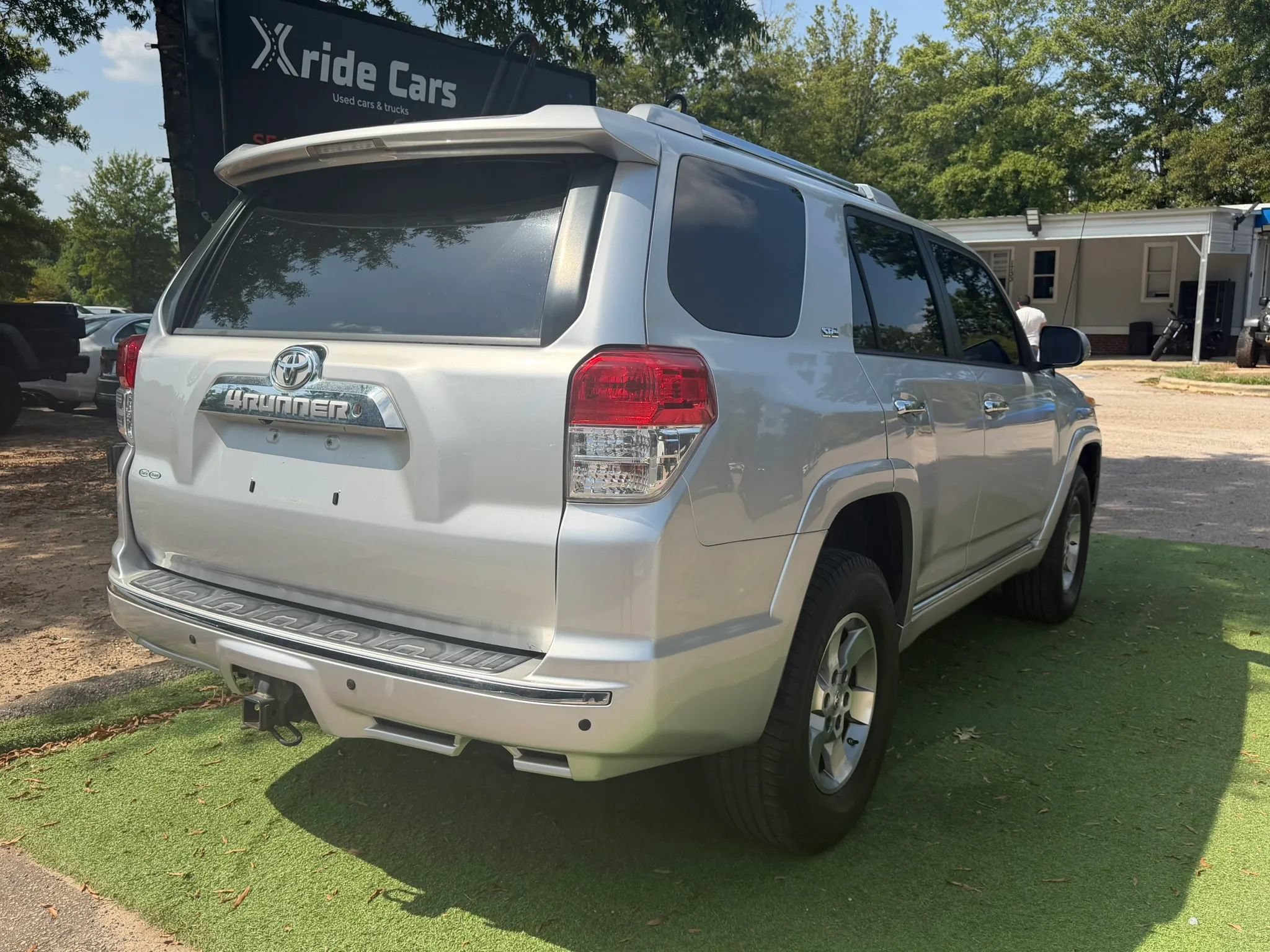 Used 2010 Toyota 4Runner SR5 AWD/4WD image 3