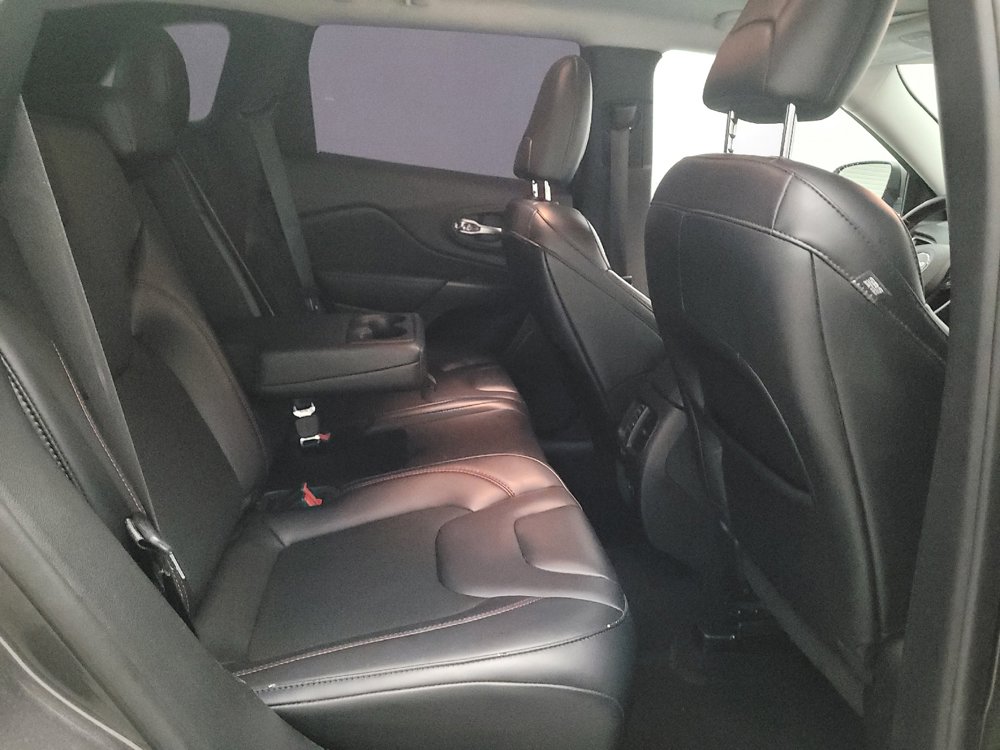 Used 2021 Jeep Cherokee Trailhawk w/ Technology Group AWD/4WD image 19