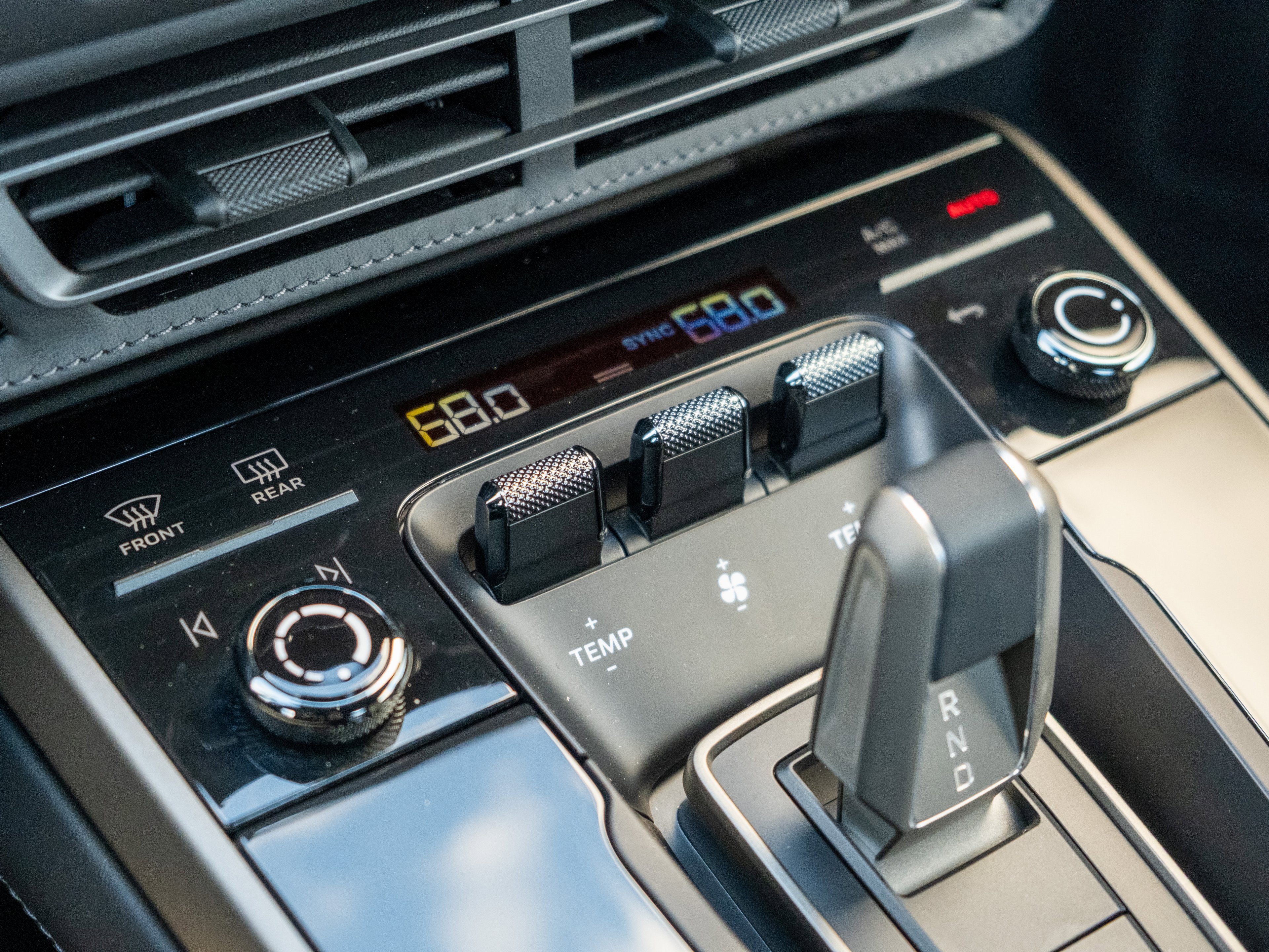 Certified 2025 Porsche 911 Turbo image 38