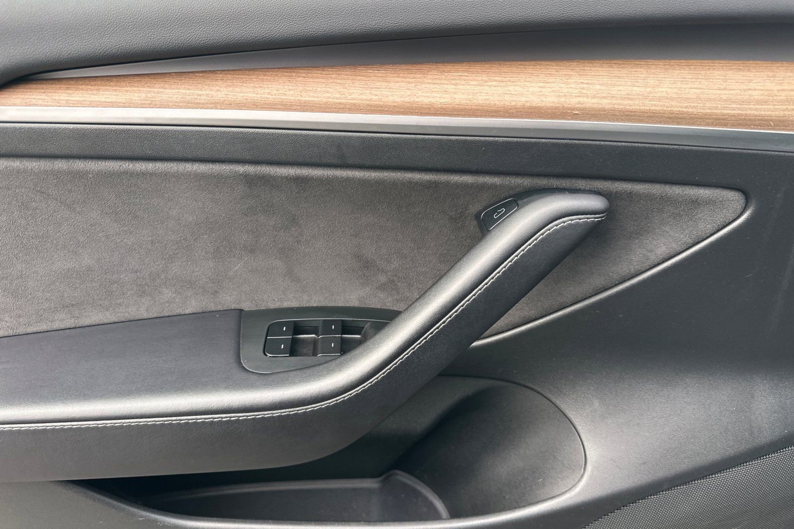 Used 2023 Tesla Model 3 Standard Range image 10