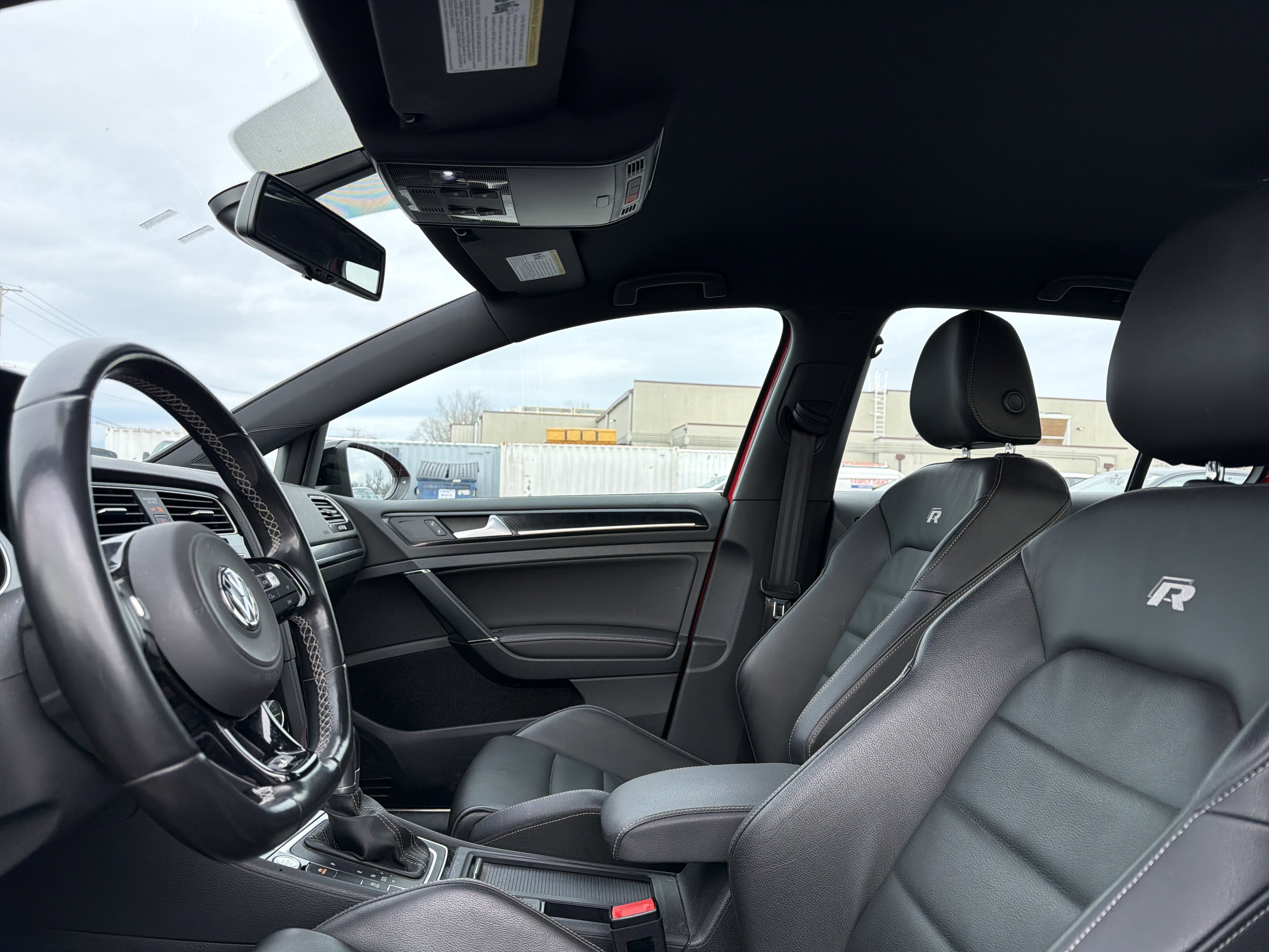 Used 2015 Volkswagen Golf R 4-Door image 12