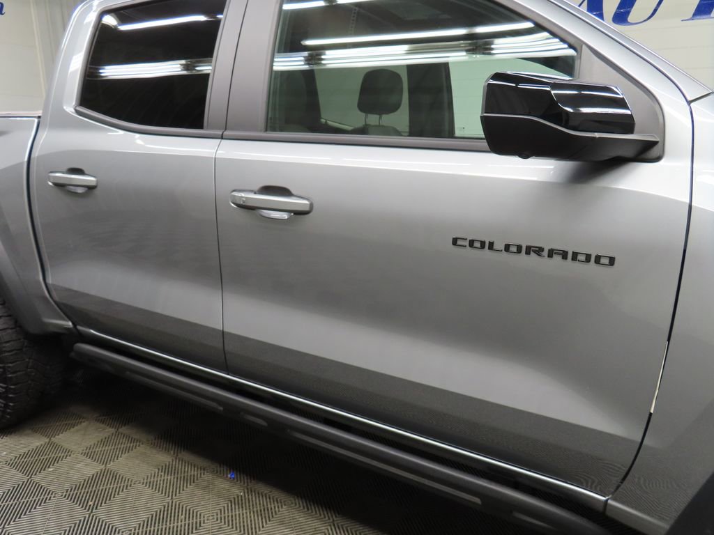 Used 2026 Chevrolet Colorado ZR2 w/ Technology Package AWD/4WD image 37