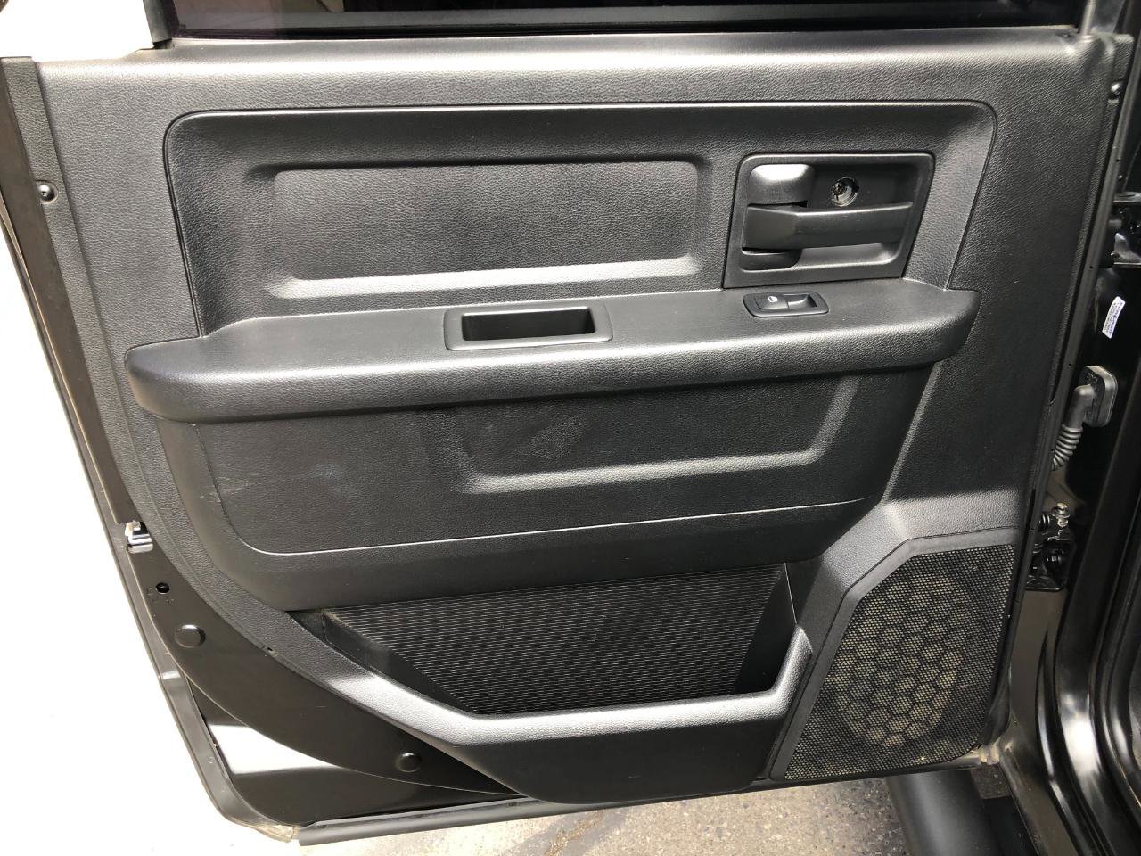Used 2017 RAM 1500 Express w/ Express Value Package AWD/4WD image 28