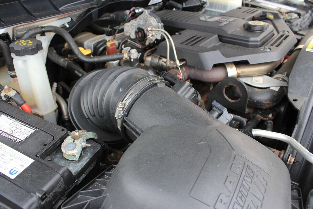 Used 2017 RAM 3500 Tradesman w/ Chrome Appearance Group image 26