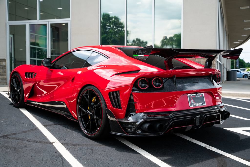 Used 2020 Ferrari 812 Superfast RWD image 23