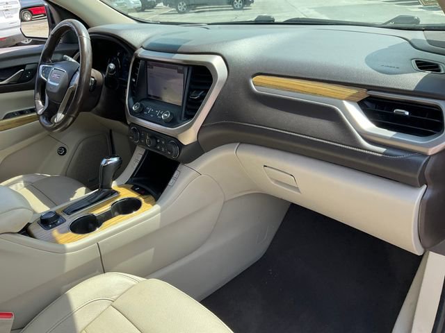 Used 2017 GMC Acadia Denali w/ Technology Package FWD image 24