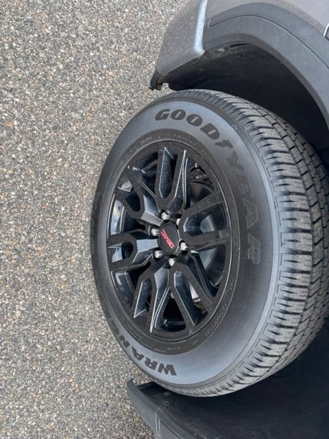 Used 2021 GMC Sierra 1500 Elevation w/ LPO, Elevation Black Package AWD/4WD image 11