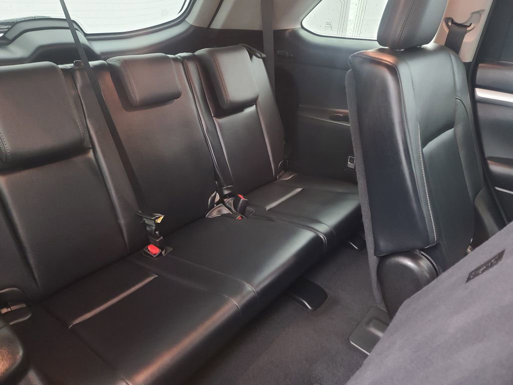 Used 2015 Toyota Highlander XLE image 18