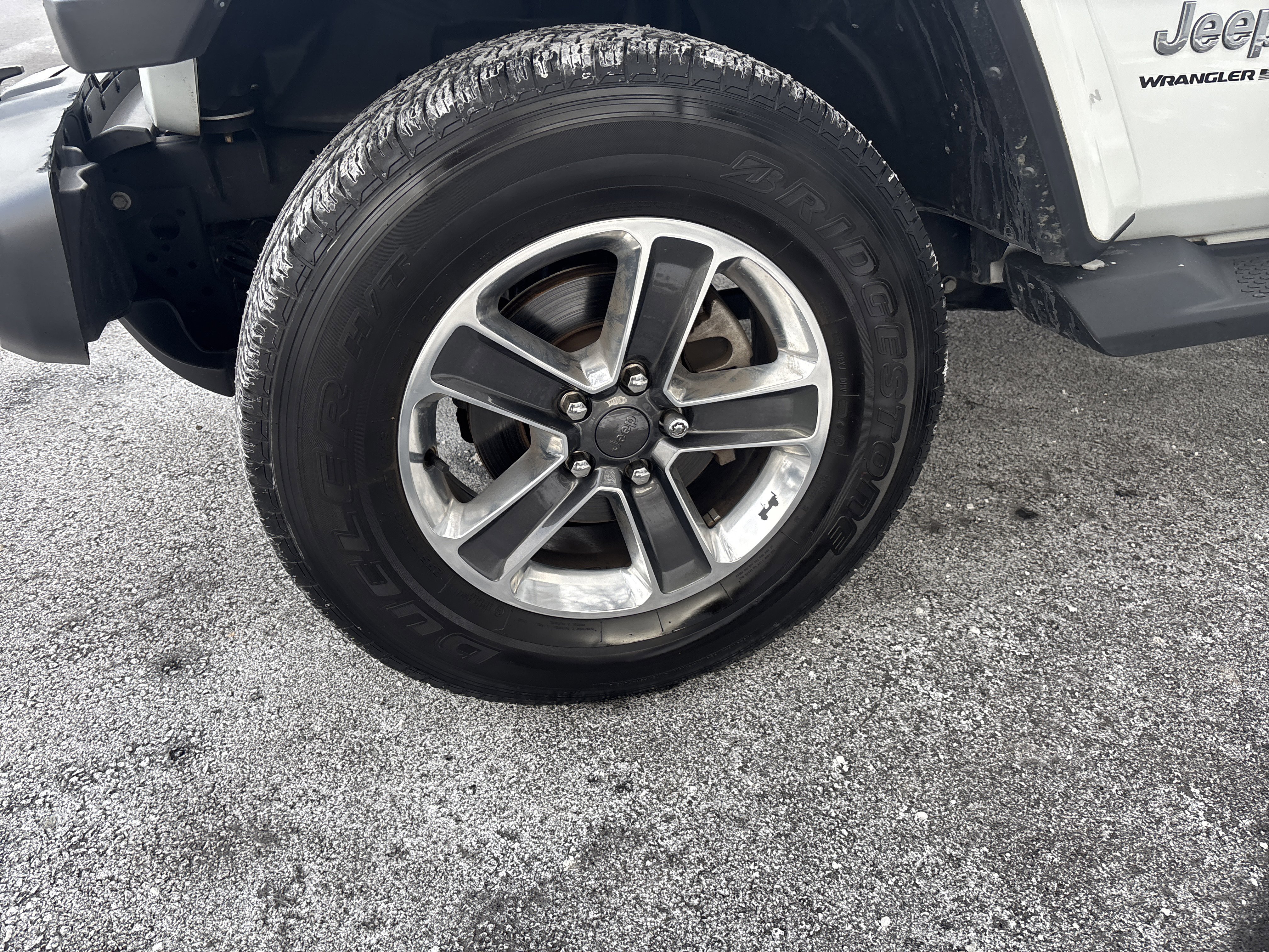 Used 2023 Jeep Wrangler Sahara w/ Cold Weather Group image 11