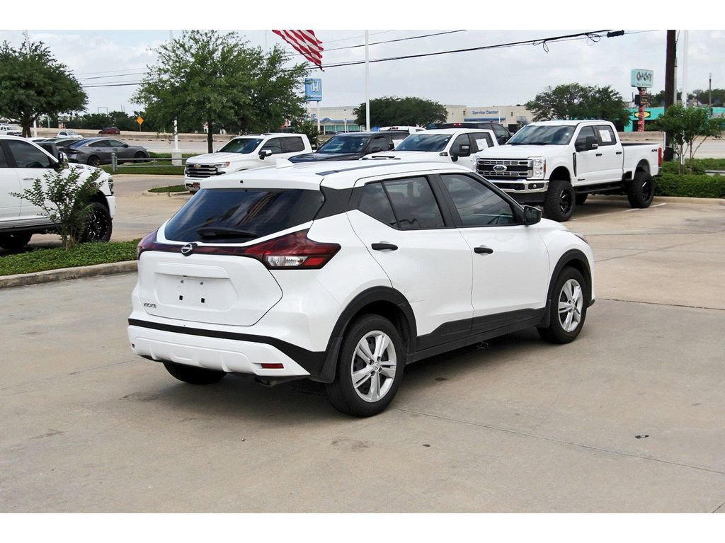 Used 2024 Nissan Kicks S image 6