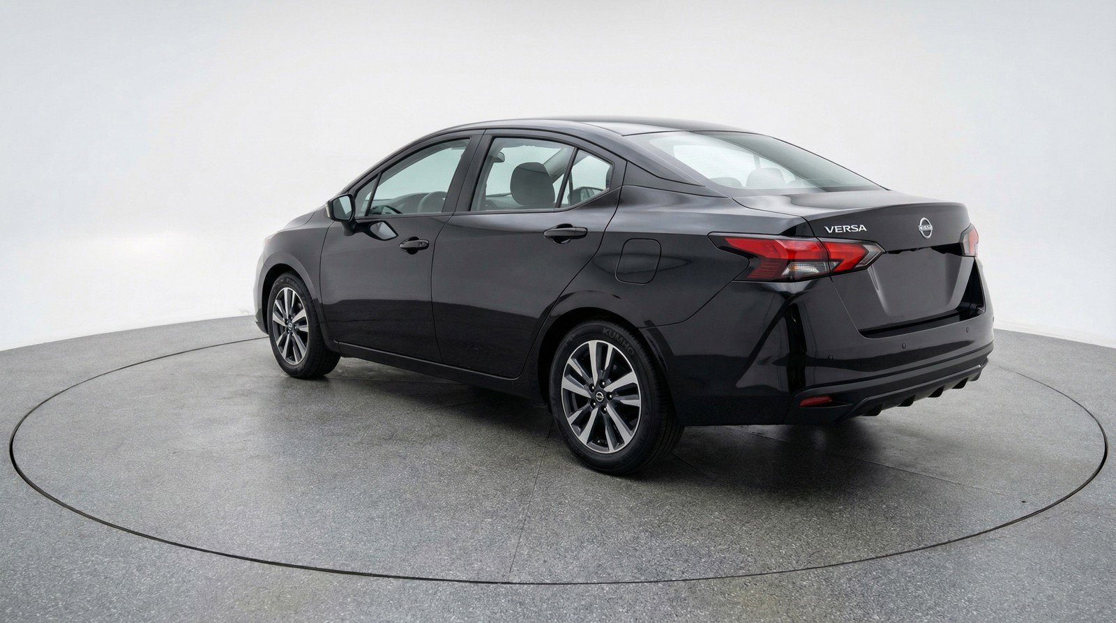 Used 2025 Nissan Versa SV FWD image 6