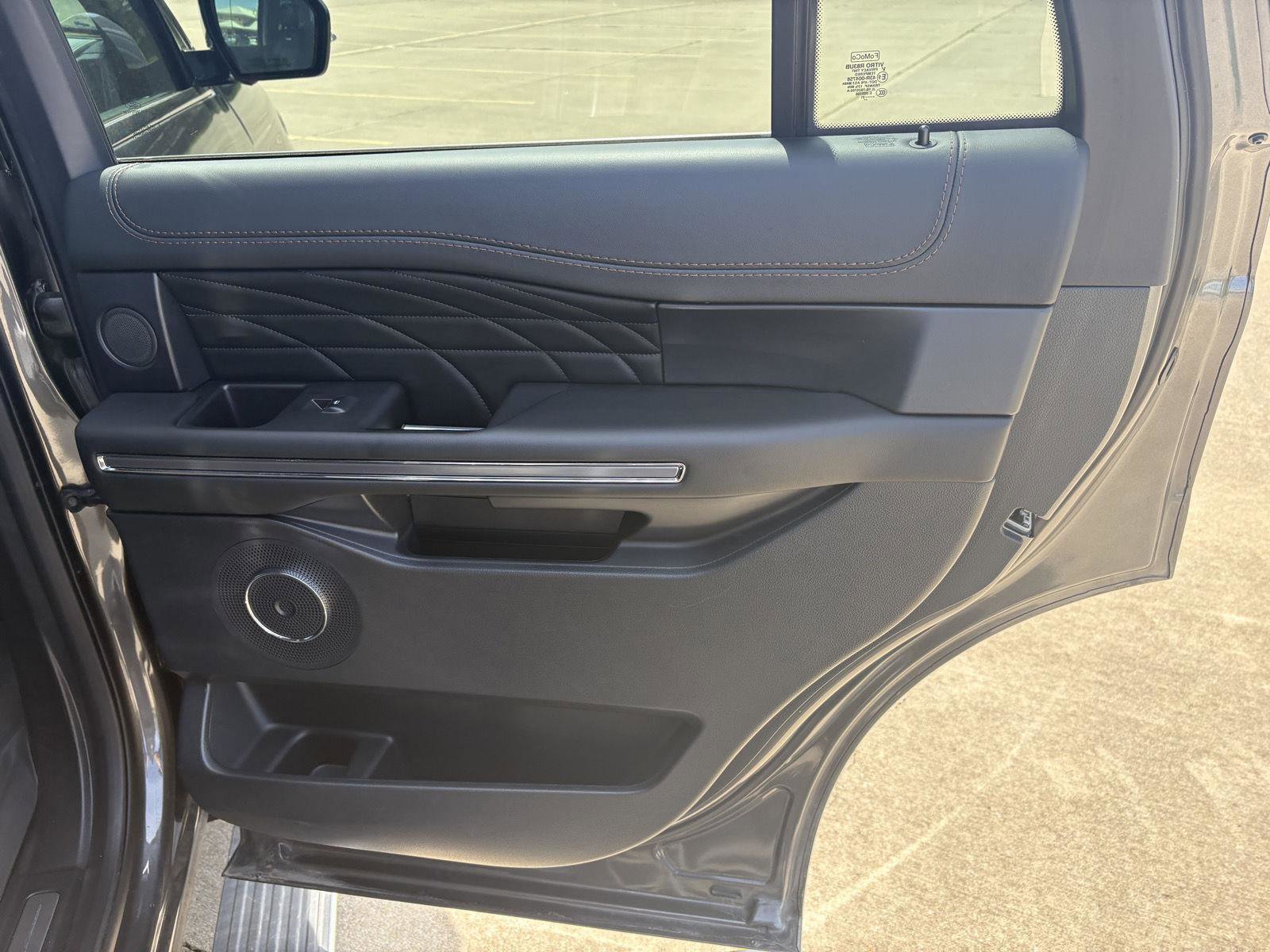 Used 2021 Ford Expedition Platinum AWD/4WD image 18