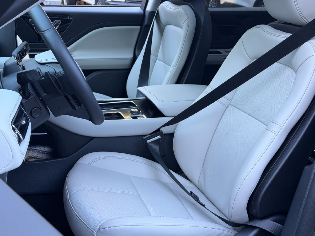 New 2026 Lincoln Aviator AWD image 15