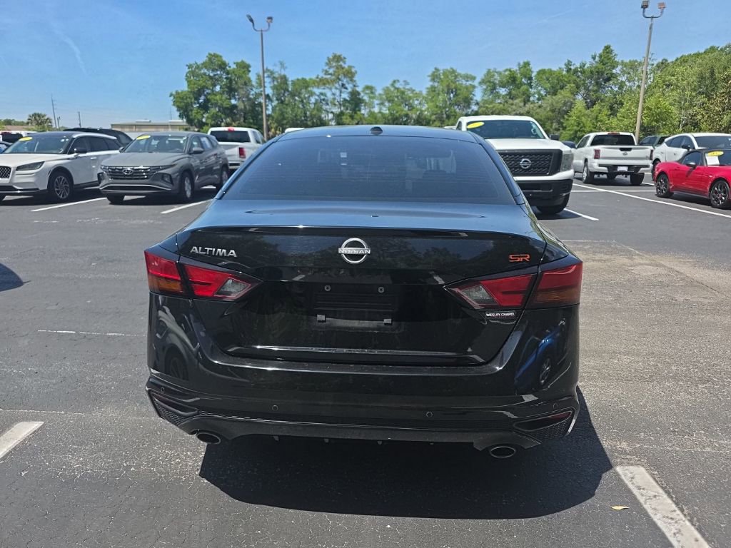 Certified 2024 Nissan Altima 2.5 SR w/ SR Premium Package FWD image 5