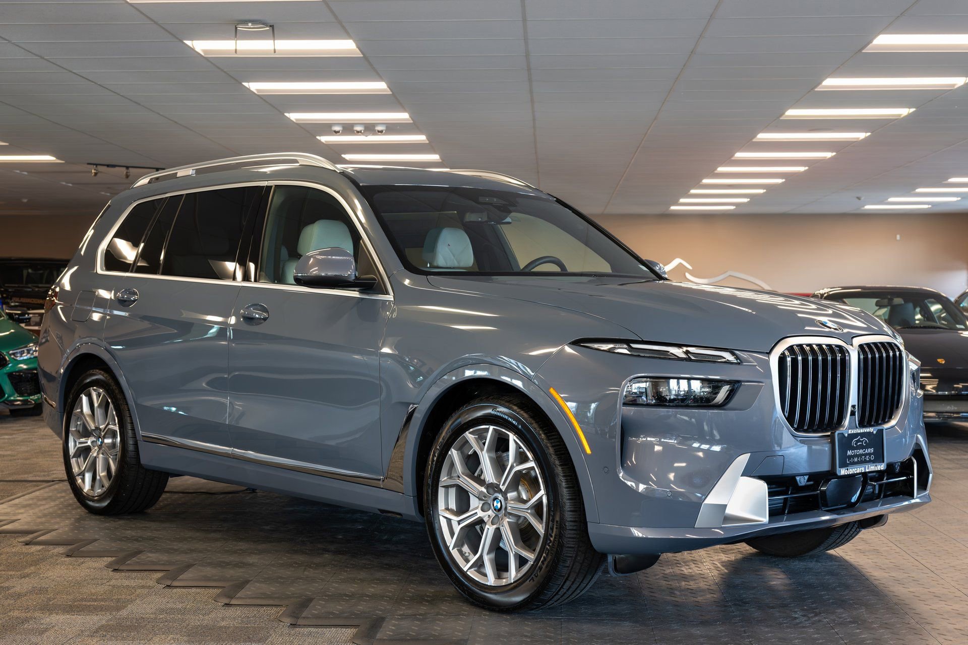 Used 2025 BMW X7 xDrive40i image 3
