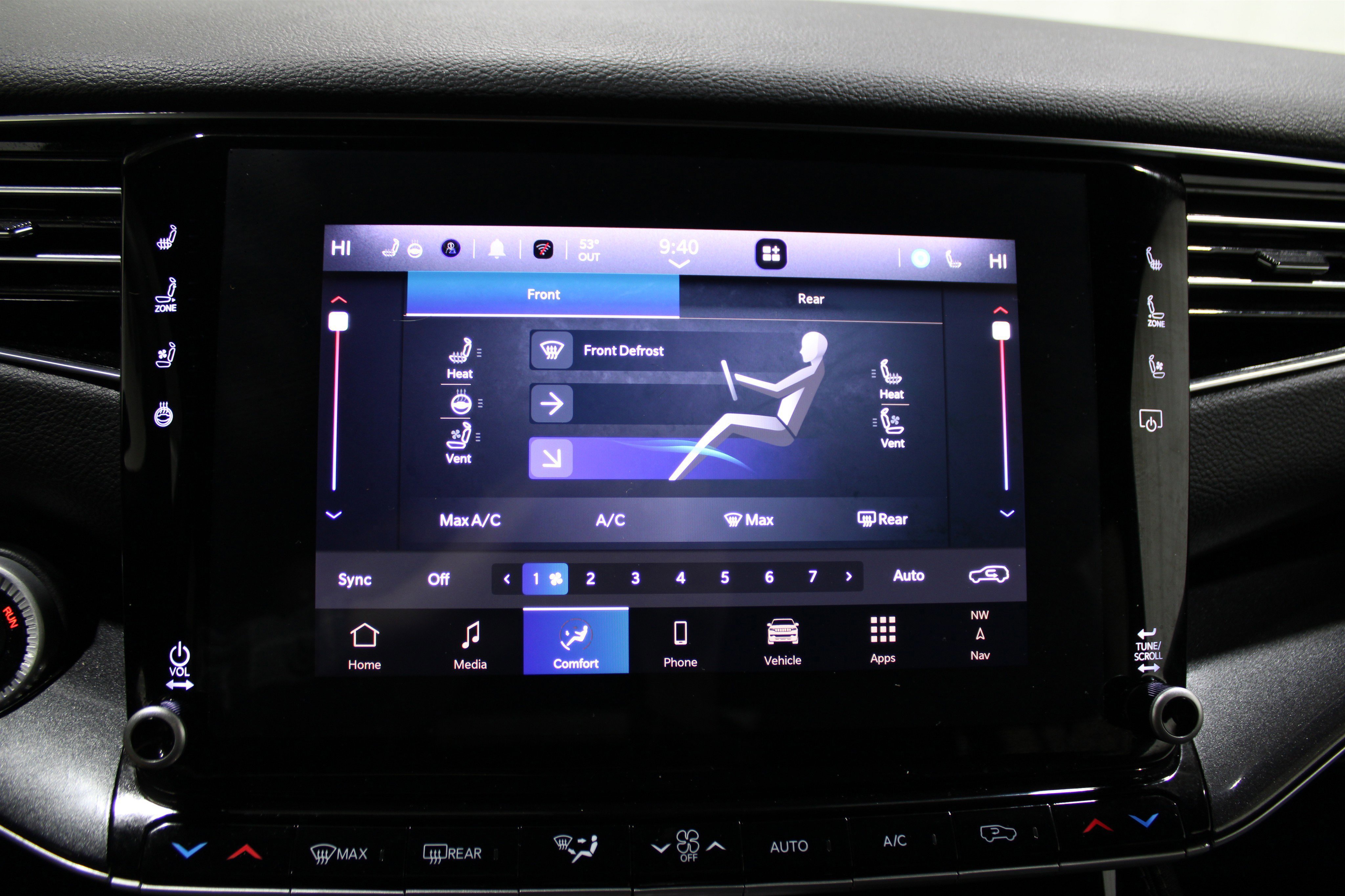 Used 2024 Jeep Wagoneer 4WD w/ Premium Group I image 17