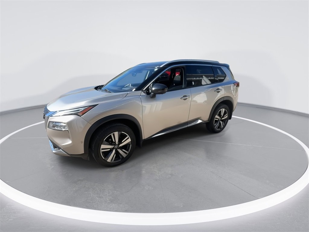 Used 2021 Nissan Rogue Platinum image 4