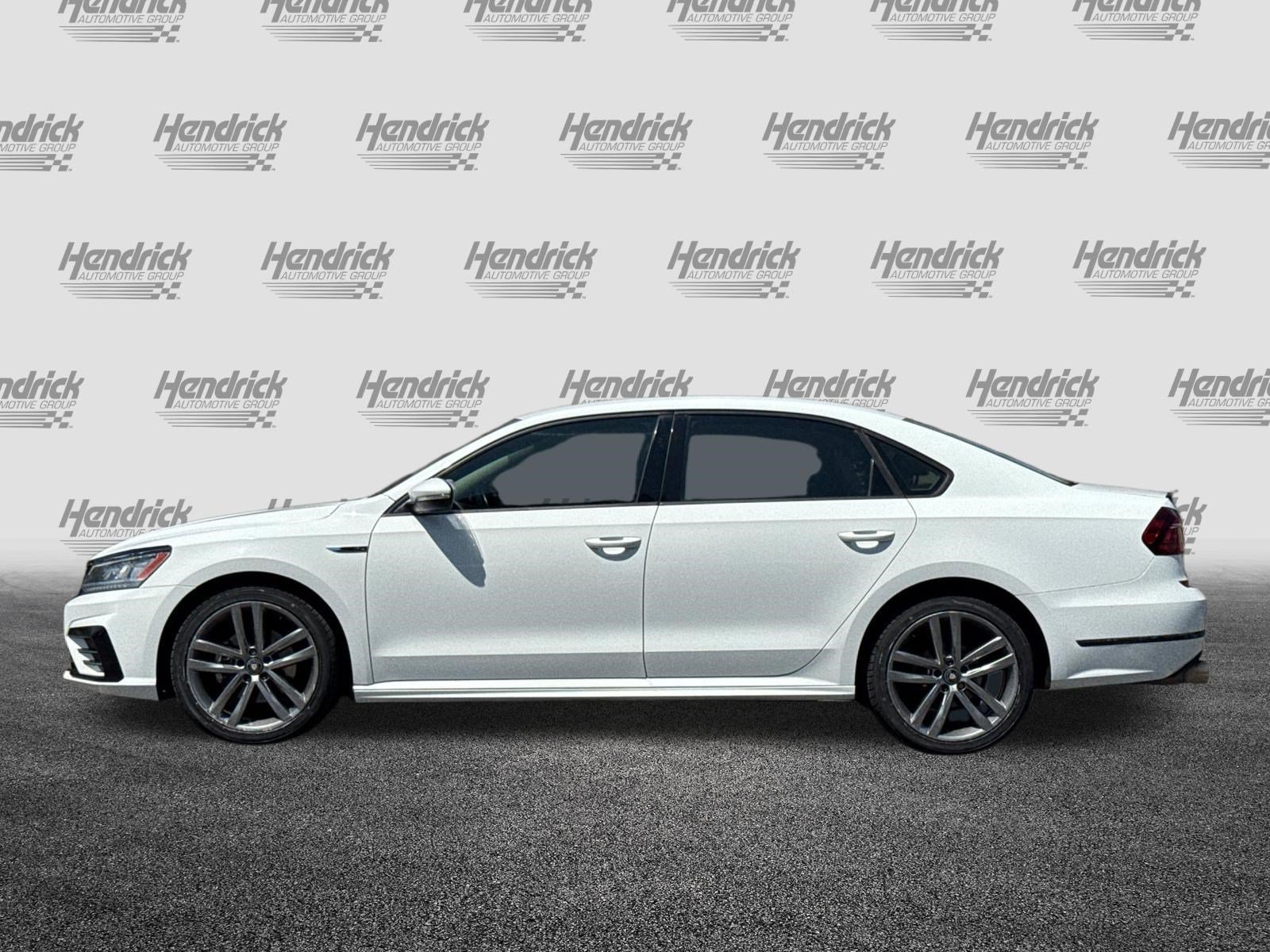 Used 2018 Volkswagen Passat 2.0T R-Line FWD image 8