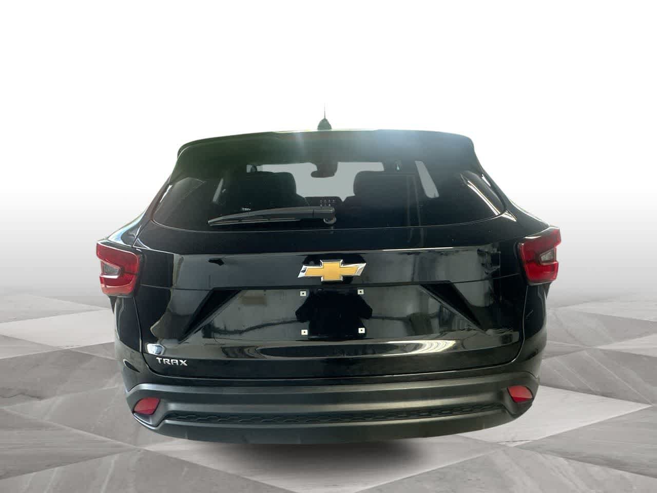 Used 2025 Chevrolet Trax LS FWD image 7