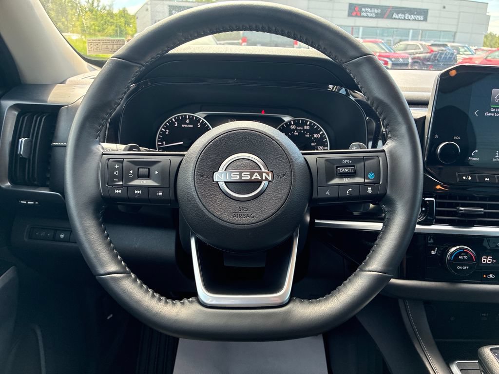 Used 2023 Nissan Pathfinder SL AWD/4WD image 22