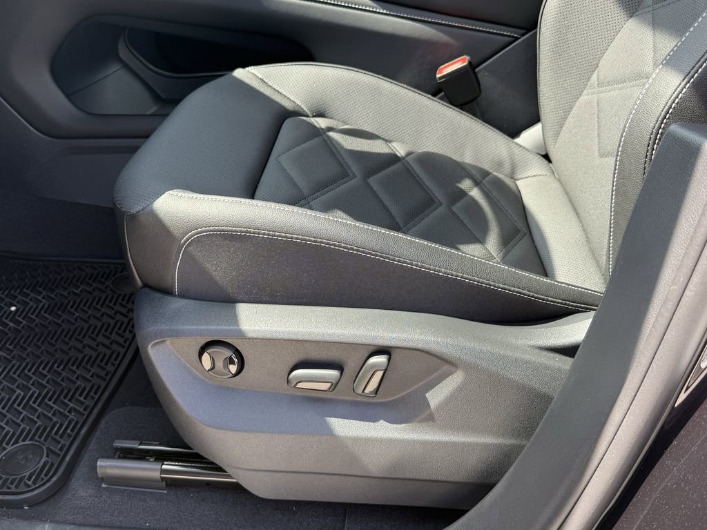 New 2026 Volkswagen Atlas SE FWD image 13