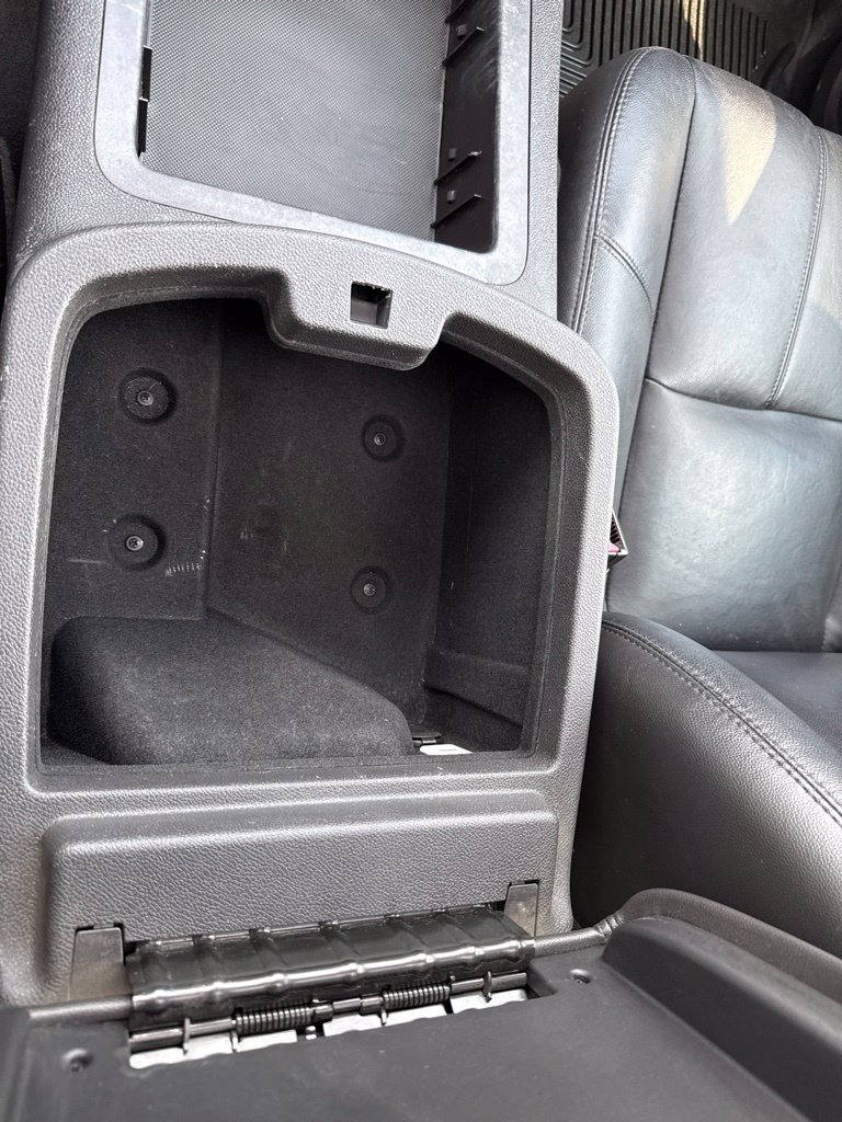 Used 2011 Chevrolet Avalanche LT w/ Luxury Package AWD/4WD image 24