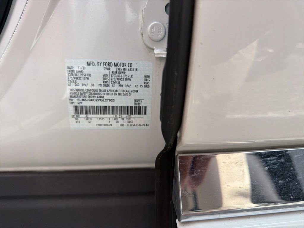 Used 2023 Lincoln Aviator Black Label w/ Class IV Trailer Tow Package image 12