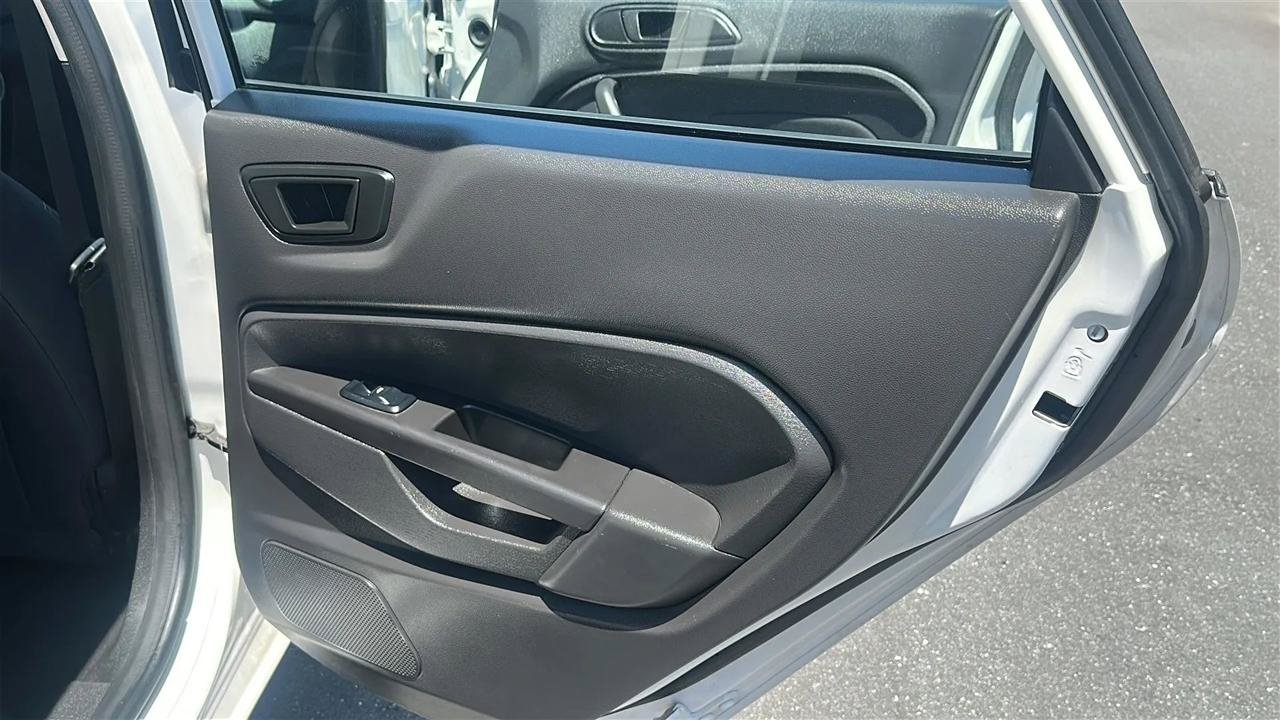 Used 2017 Ford Fiesta SE FWD image 24