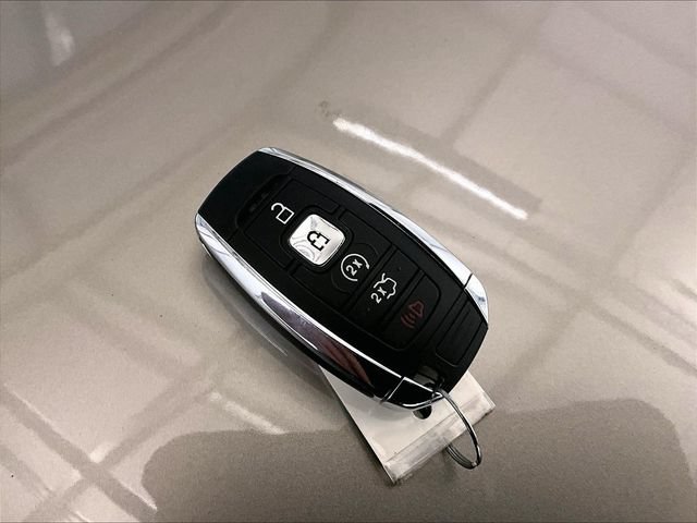 Used 2019 Lincoln Nautilus Reserve w/ Driver Assistance Package AWD/4WD image 9