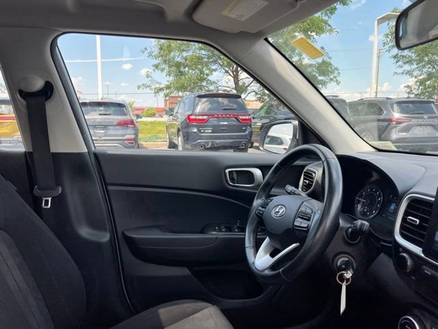 Used 2020 Hyundai Venue SEL w/ Convenience Package FWD image 32