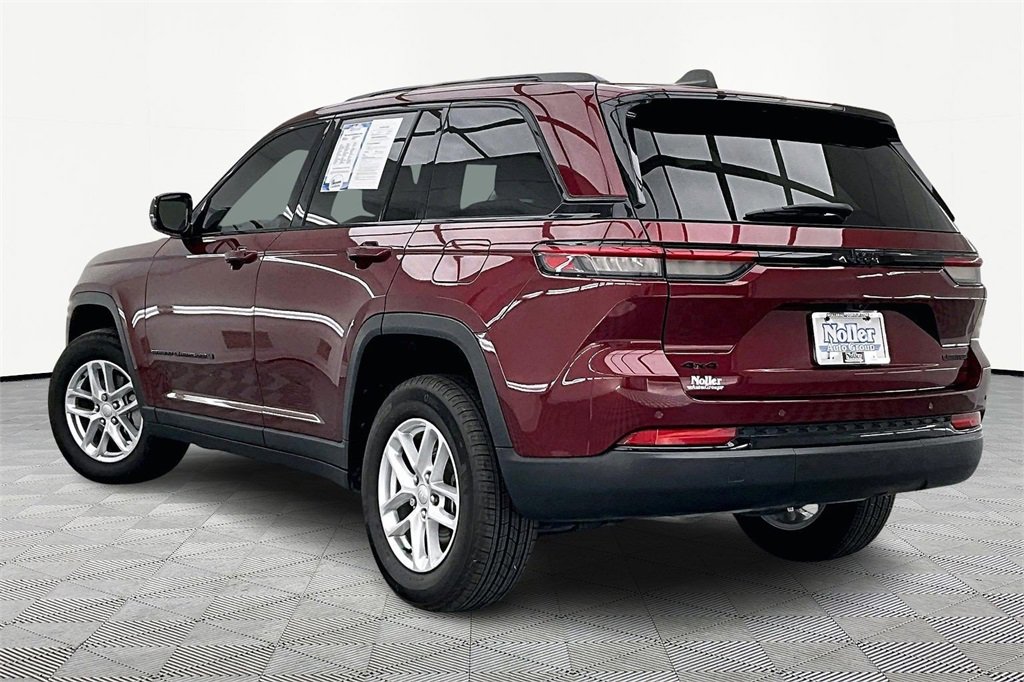 Used 2023 Jeep Grand Cherokee Limited w/ Black Appearance Package image 13