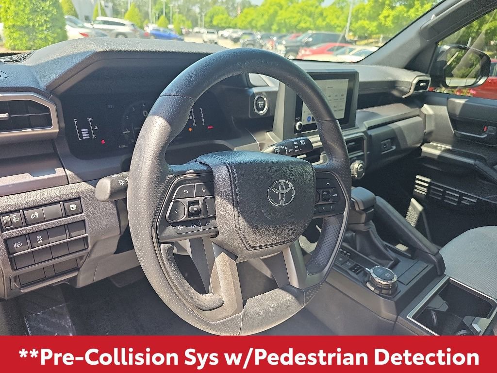 Used 2025 Toyota 4Runner SR5 AWD/4WD image 15