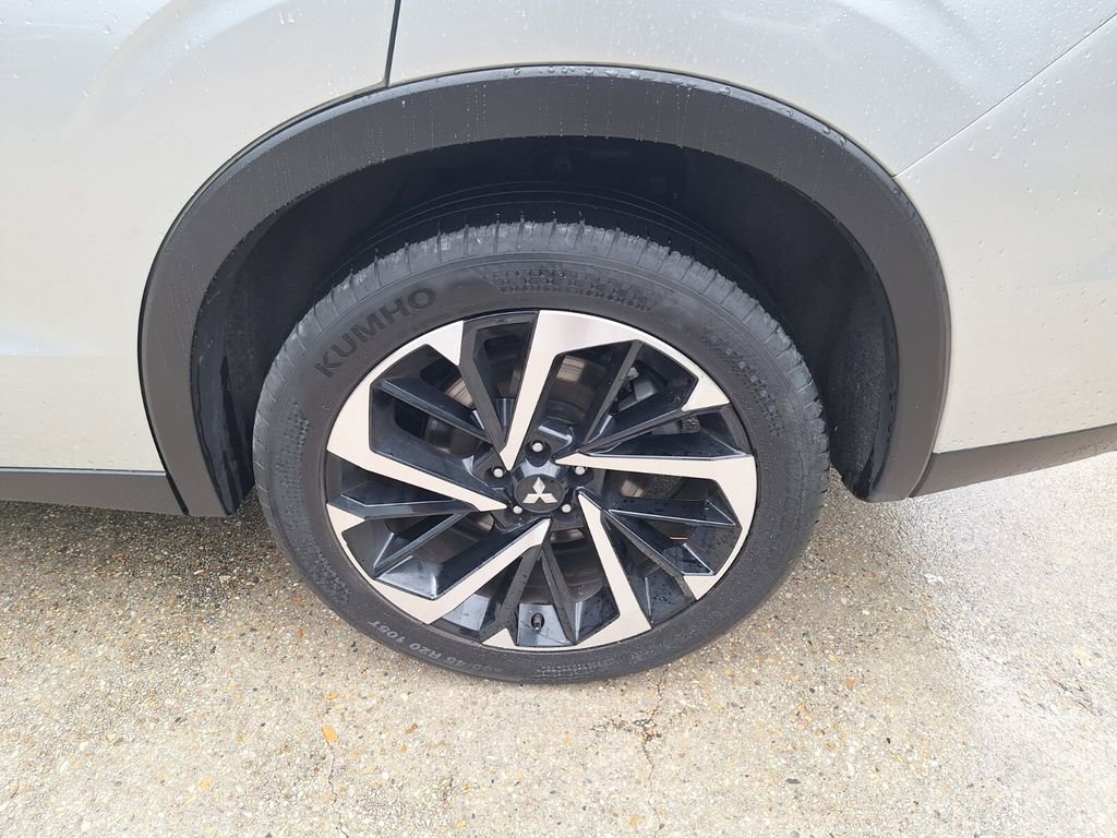 Used 2024 Mitsubishi Outlander SE Black Edition FWD image 27