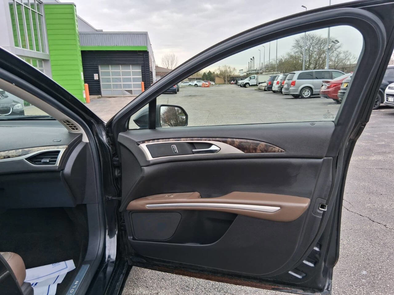Used 2013 Lincoln MKZ FWD image 9