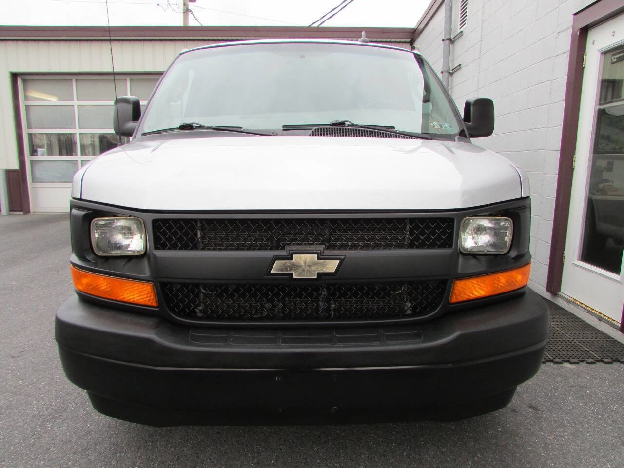 Used 2017 Chevrolet Express 2500 LS RWD image 2