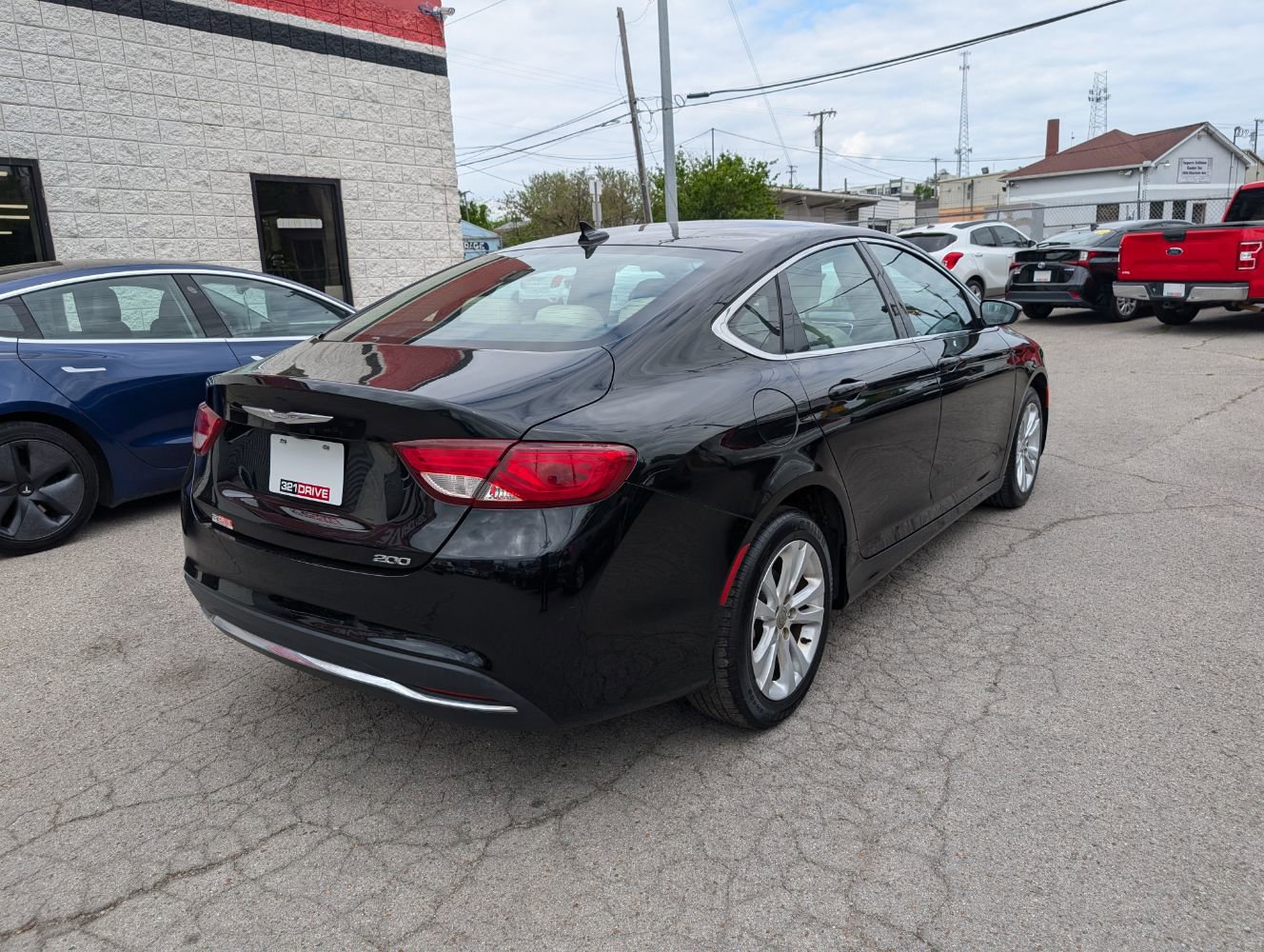 Used 2017 Chrysler 200 Limited Platinum FWD image 6