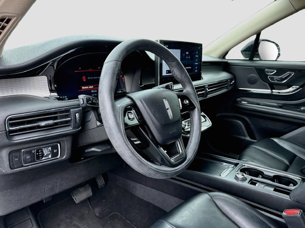 Used 2023 Lincoln Corsair FWD image 9
