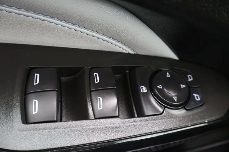 Used 2025 Chevrolet Trax LT FWD image 21