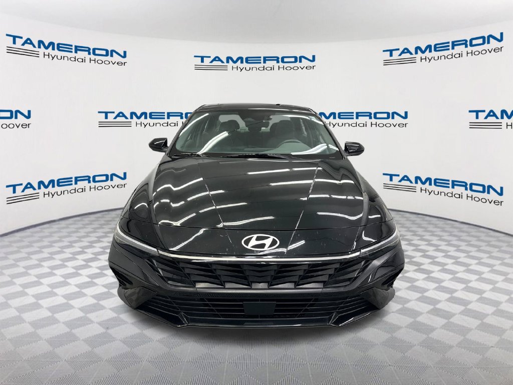 Used 2025 Hyundai Elantra SEL FWD image 8
