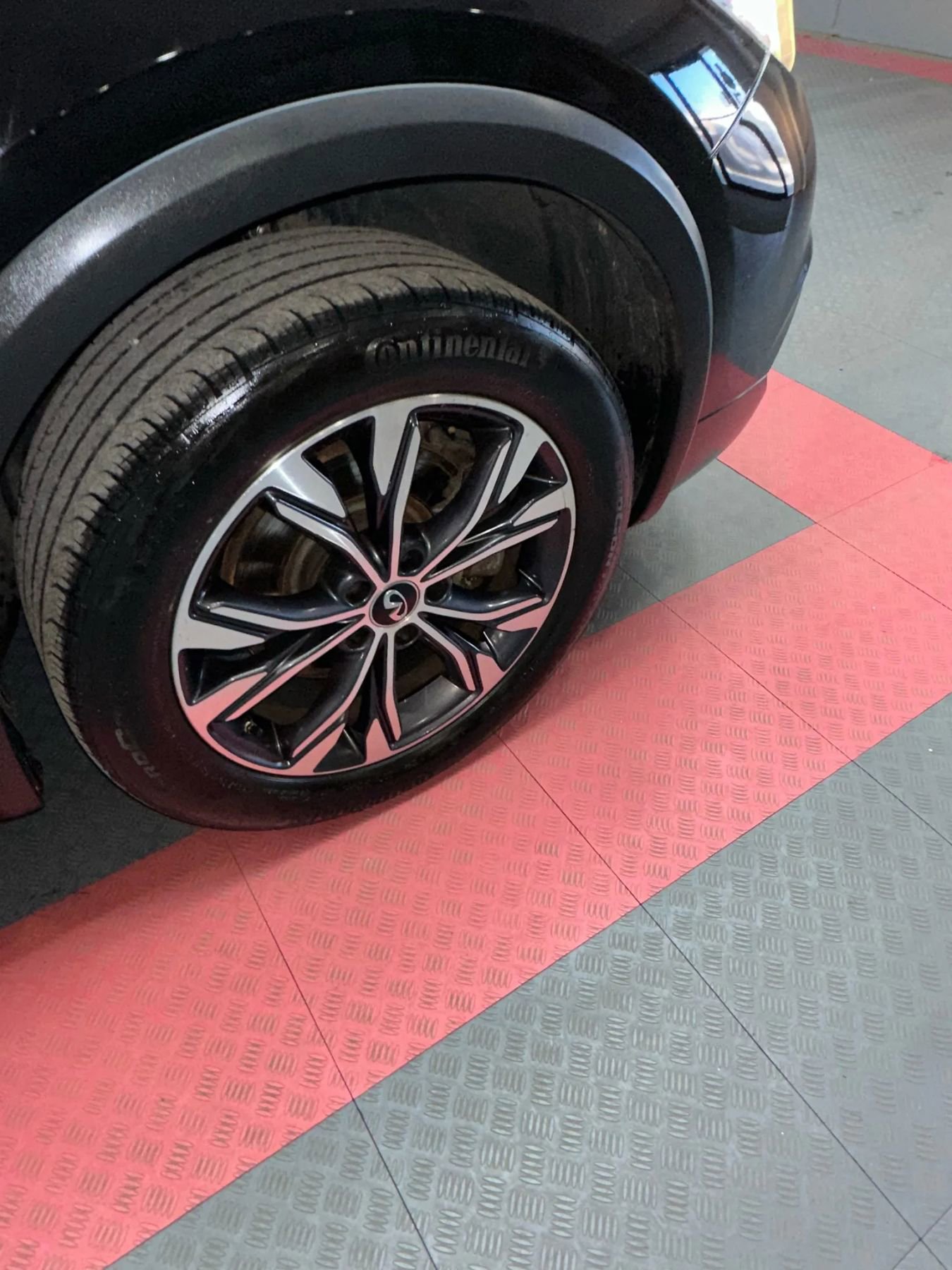 Used 2017 INFINITI QX30 Premium w/ Navigation Package image 45