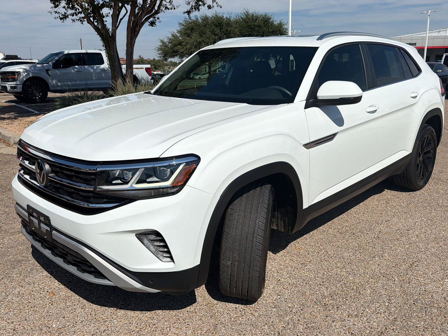 Used 2023 Volkswagen Atlas Cross Sport SE w/ Panoramic Sunroof Package FWD image 7