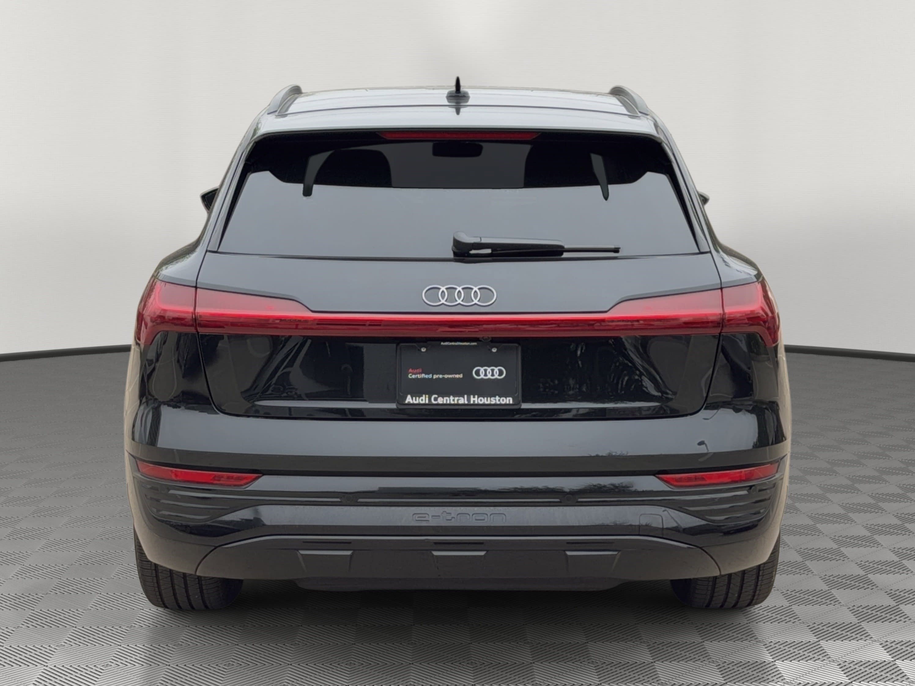 Used 2024 Audi Q8 e-tron Premium Plus w/ Premium Plus Package AWD/4WD image 10
