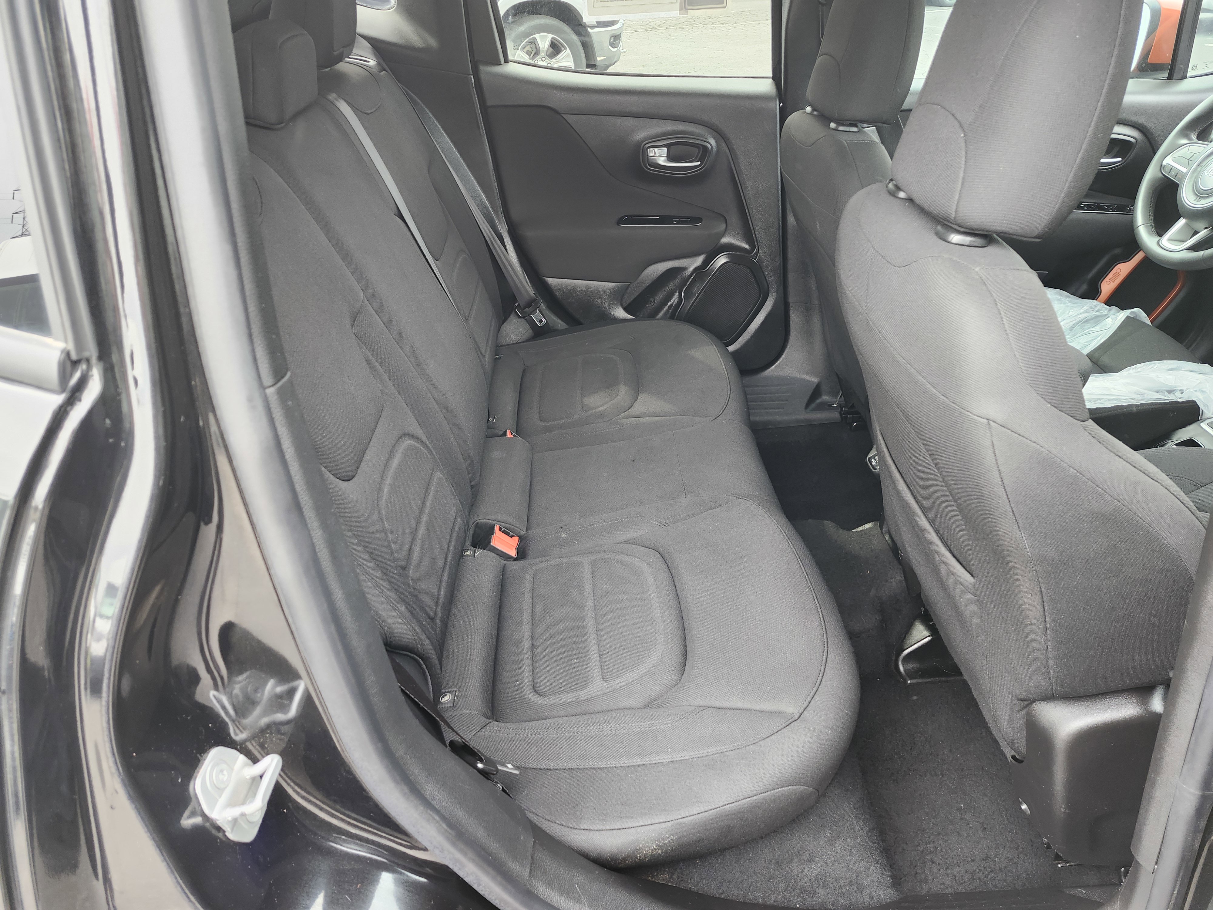 Used 2020 Jeep Renegade Latitude FWD image 16