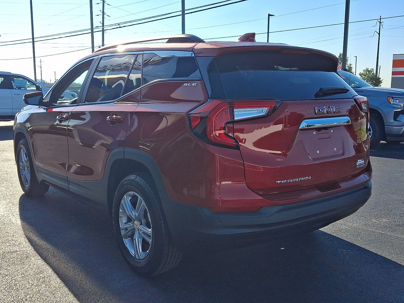 Used 2023 GMC Terrain SLE w/ Driver Convenience Package AWD/4WD image 4