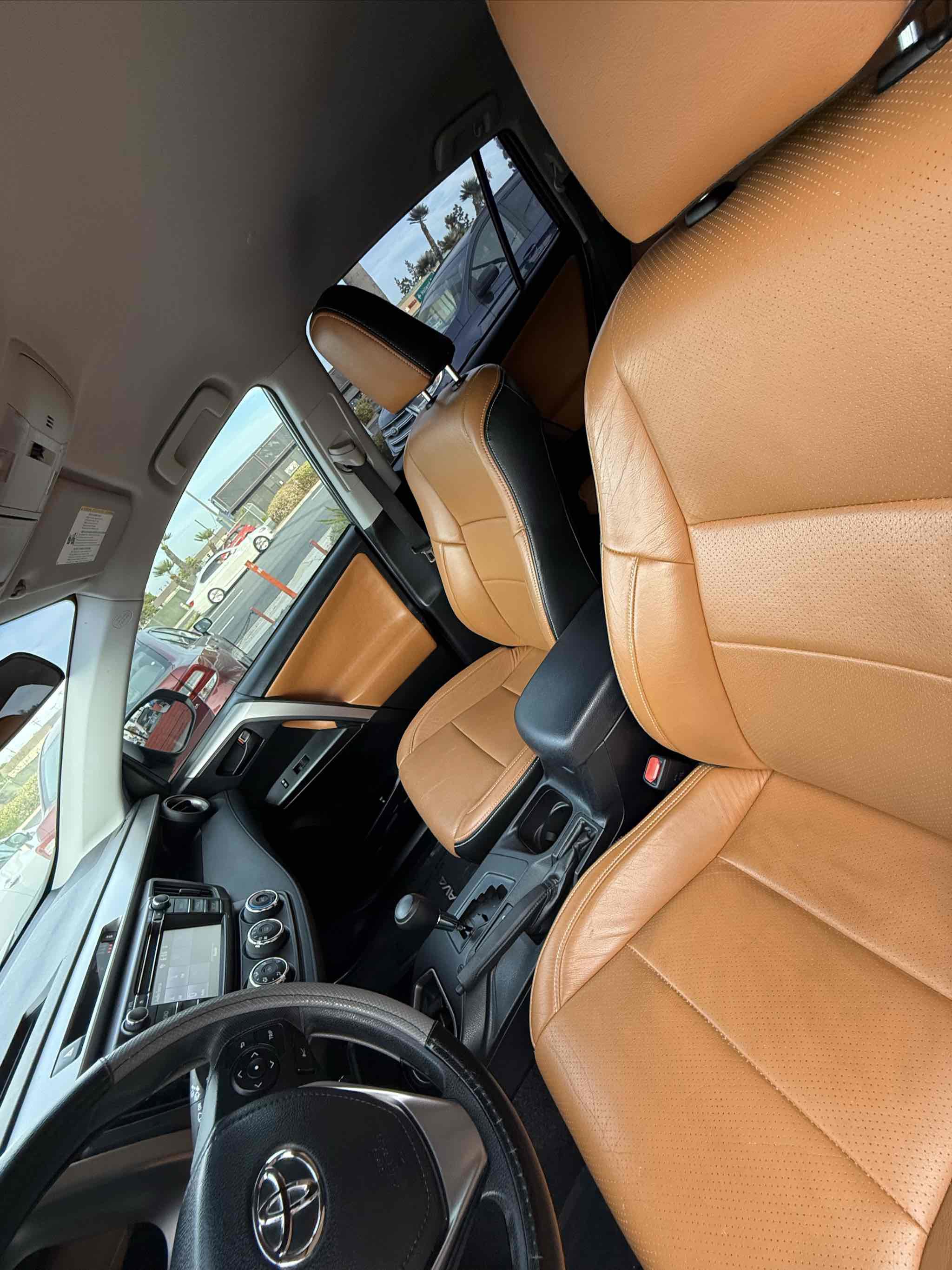 Used 2017 Toyota RAV4 LE image 88