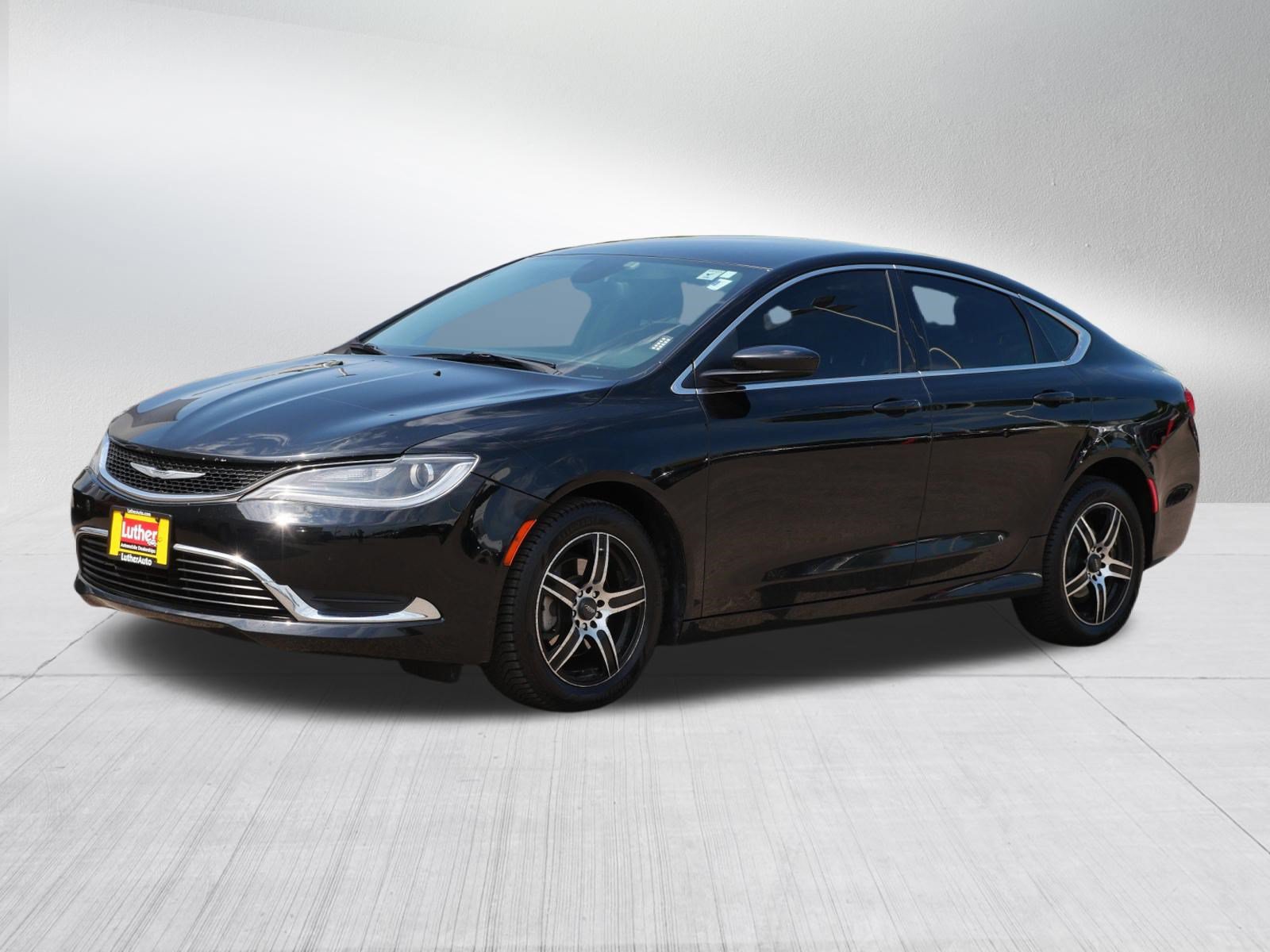 Used 2015 Chrysler 200 Limited w/ Convenience Group FWD image 3